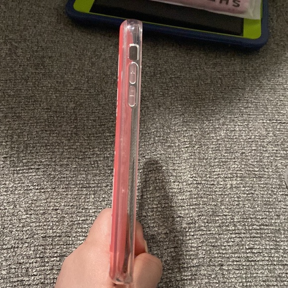 I am selling an iPhone 11 case - Picture 4 of 4